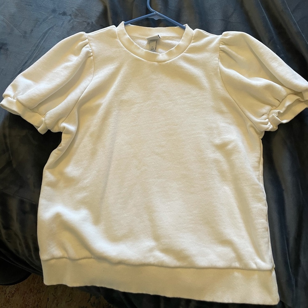 Short puff sleeve sweatshirts